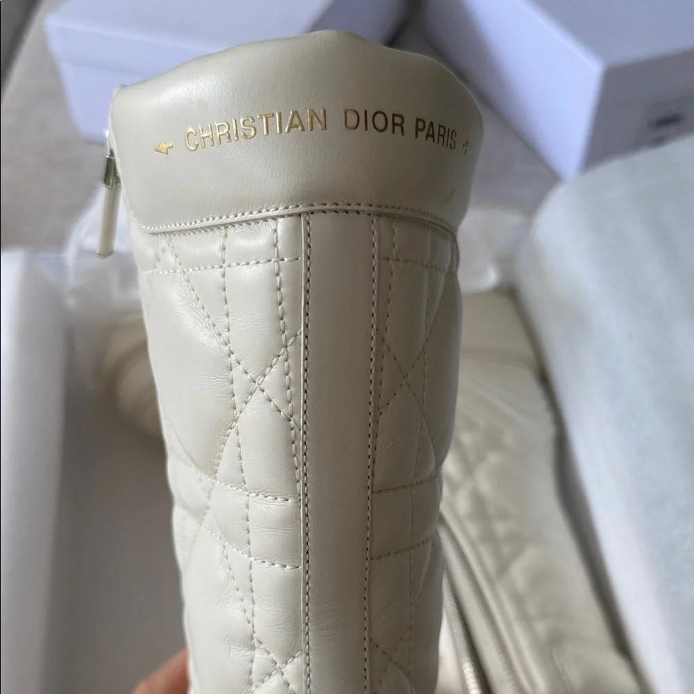 Dior White and Gold Luxury Packaging - Picture 4 of 12